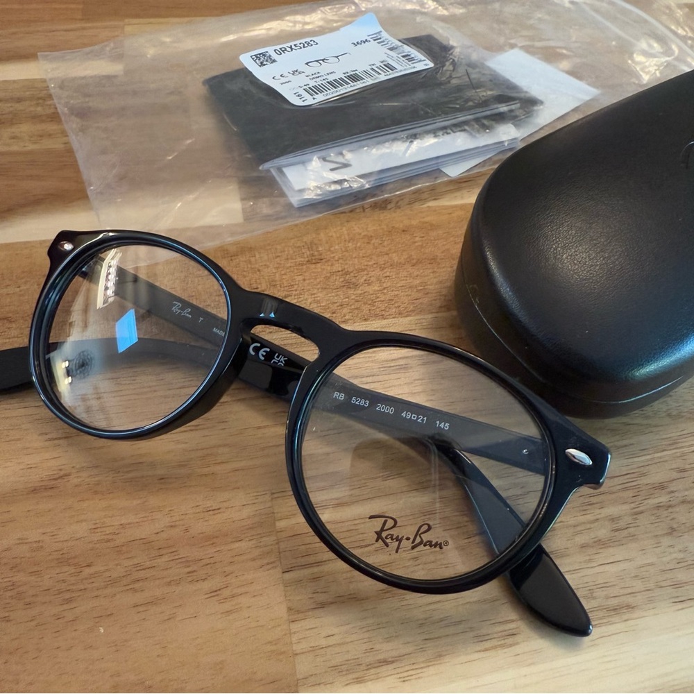 Ray-Ban Round glasses